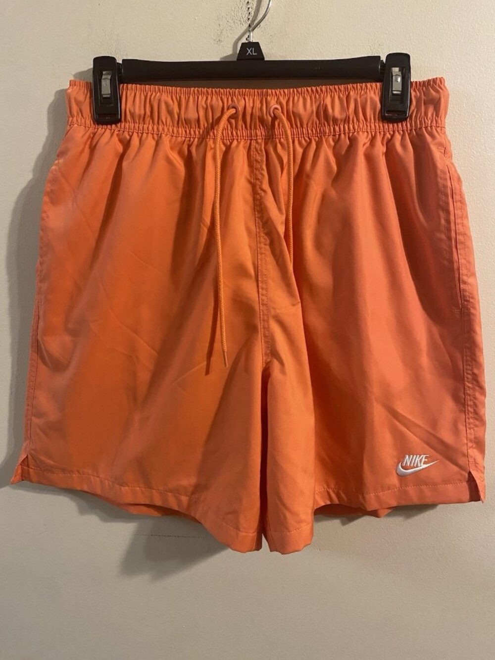 New NWT Nike Club Woven Flow Shorts Magic Ember/White Orange Size Small